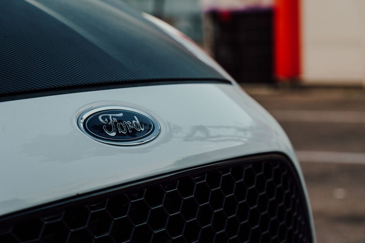 Modelos Ford disponíveis para aluguer na SIXT em Portugal