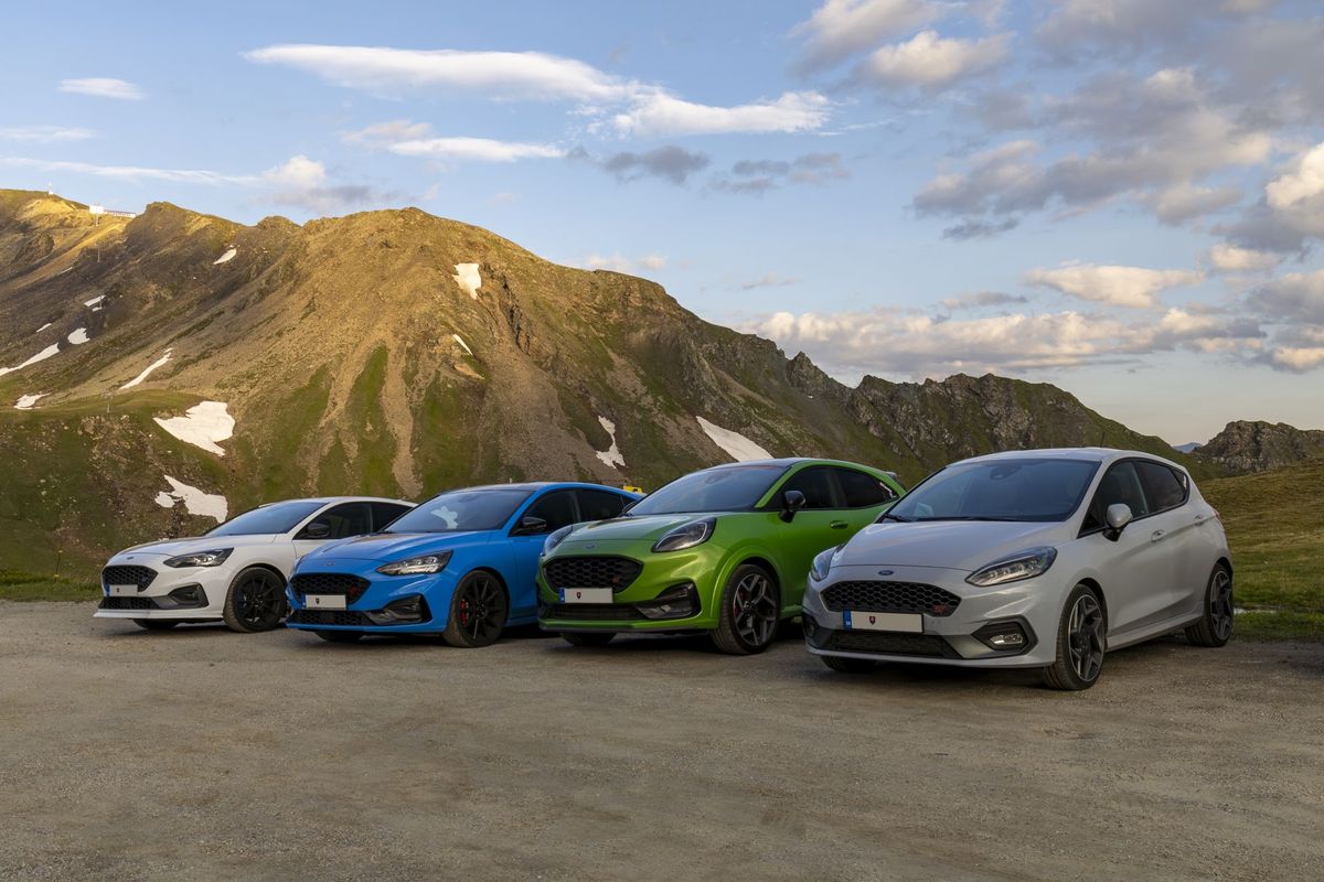Conduzir um Ford de aluguer com a SIXT em Portugal