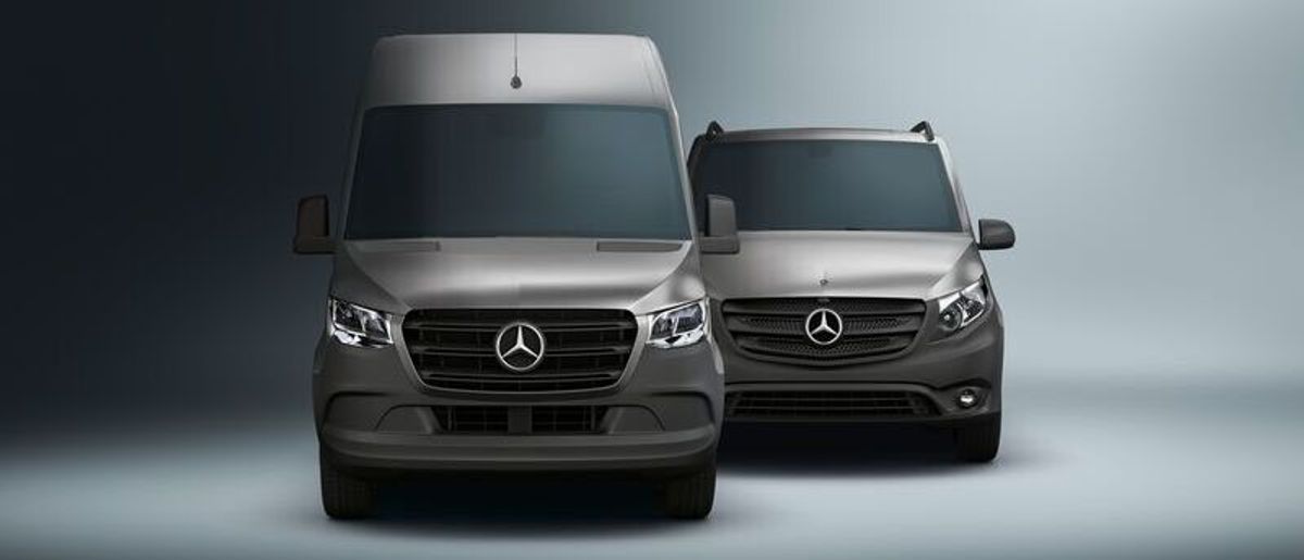 Ein Mercedes Vito & ein Mercedes Sprinter stehen nebeneinander