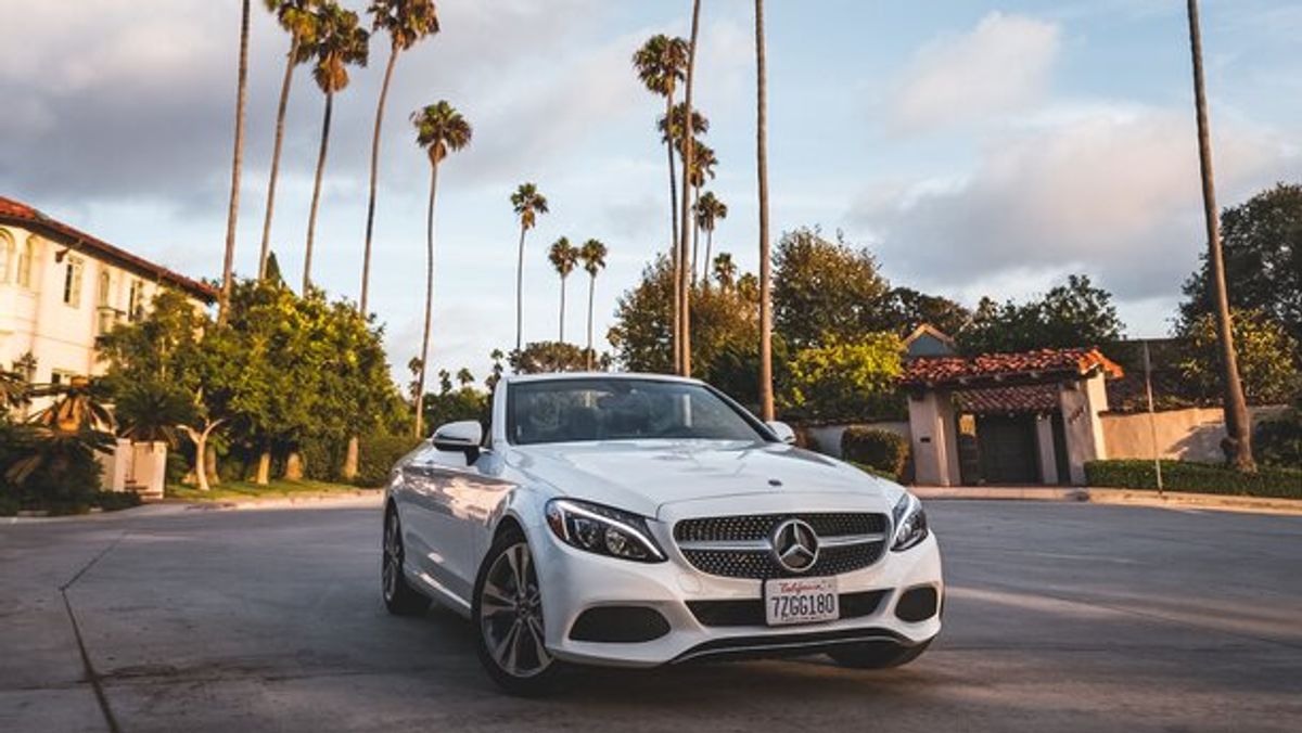 Fahrkomfort, der keine Wünsche offen lässt: Mercedes-Benz E-Klasse Cabrio