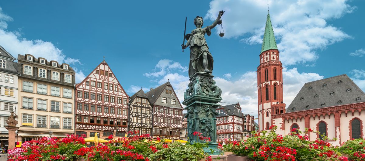 Römerberg am historischen Hauptplatz der Frankfurter Altstadt