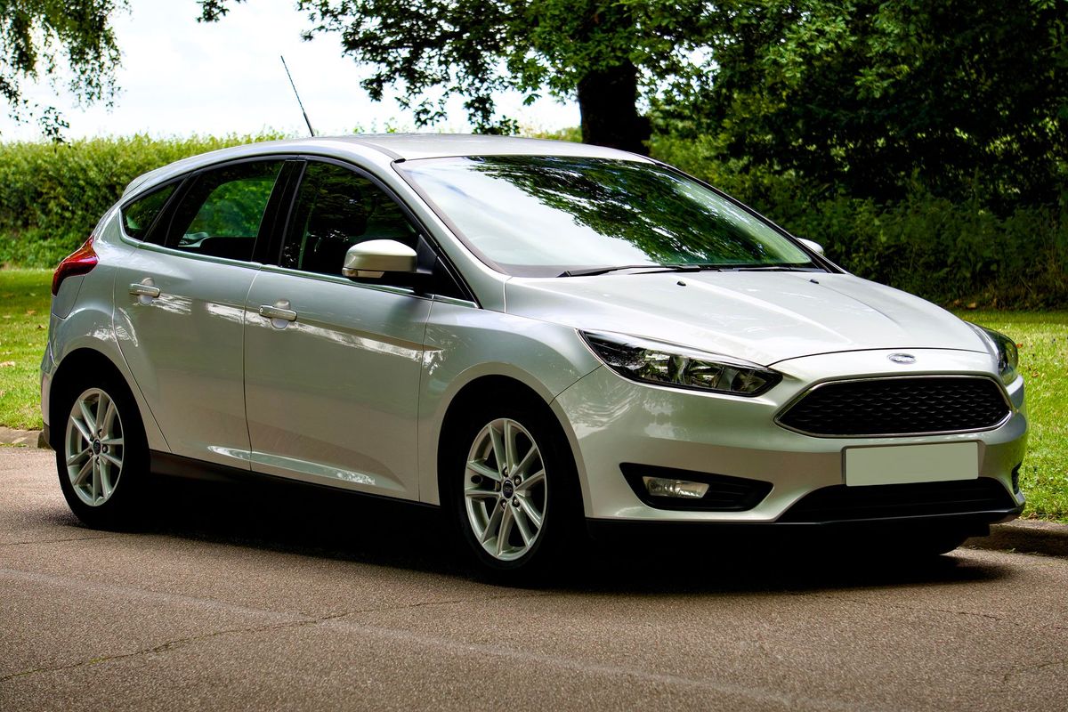 Modelos Ford disponíveis para aluguer na SIXT em Portugal