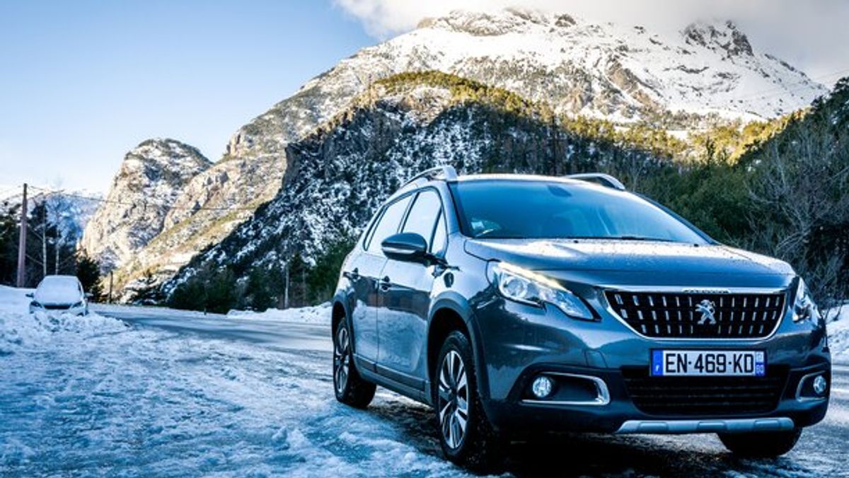 Ihre Peugeot Vermietung in vollen Zügen am Hahntennjoch auskosten