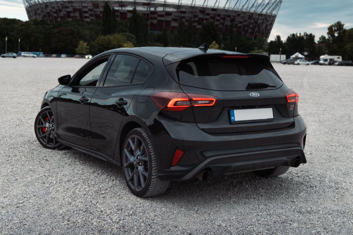 Modelos Ford disponíveis para aluguer na SIXT em Portugal