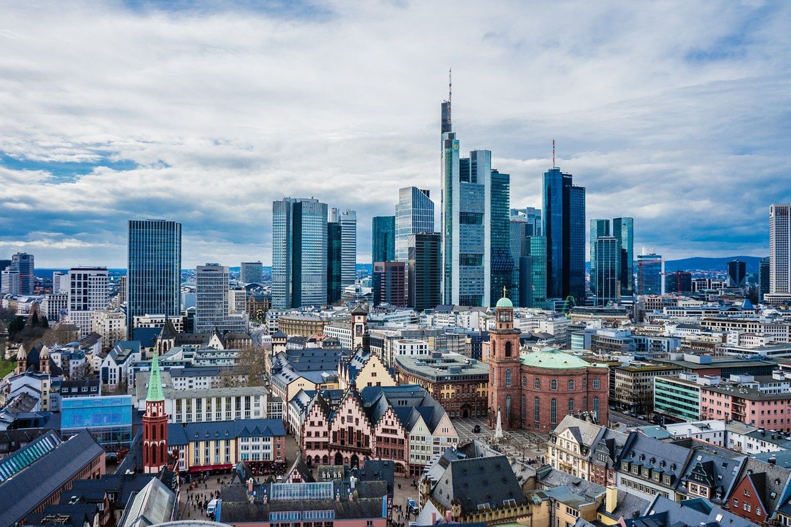 Frankfurter Autofahrer sind in Deutschland am häufigsten auf Wegbeschreibungen angewiesen