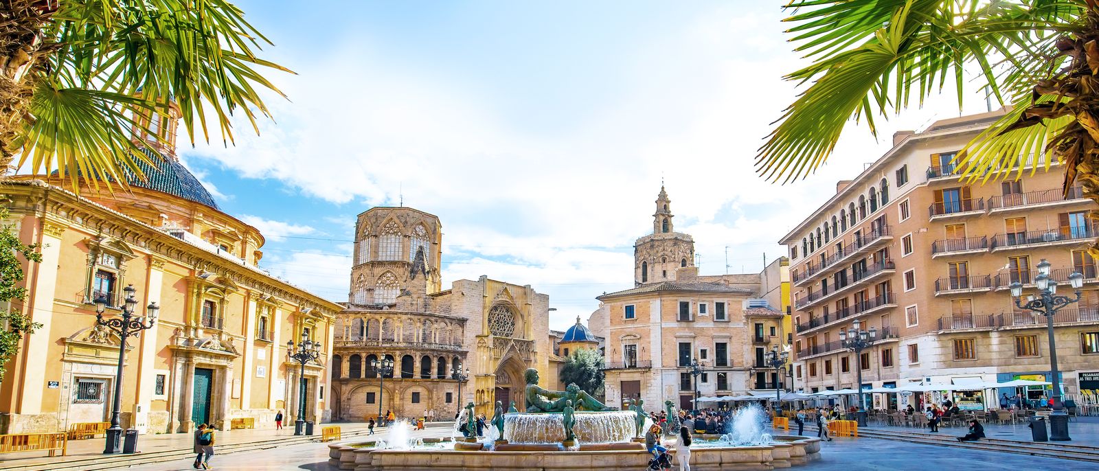 Car rental at Valencia Sorolla Train Station