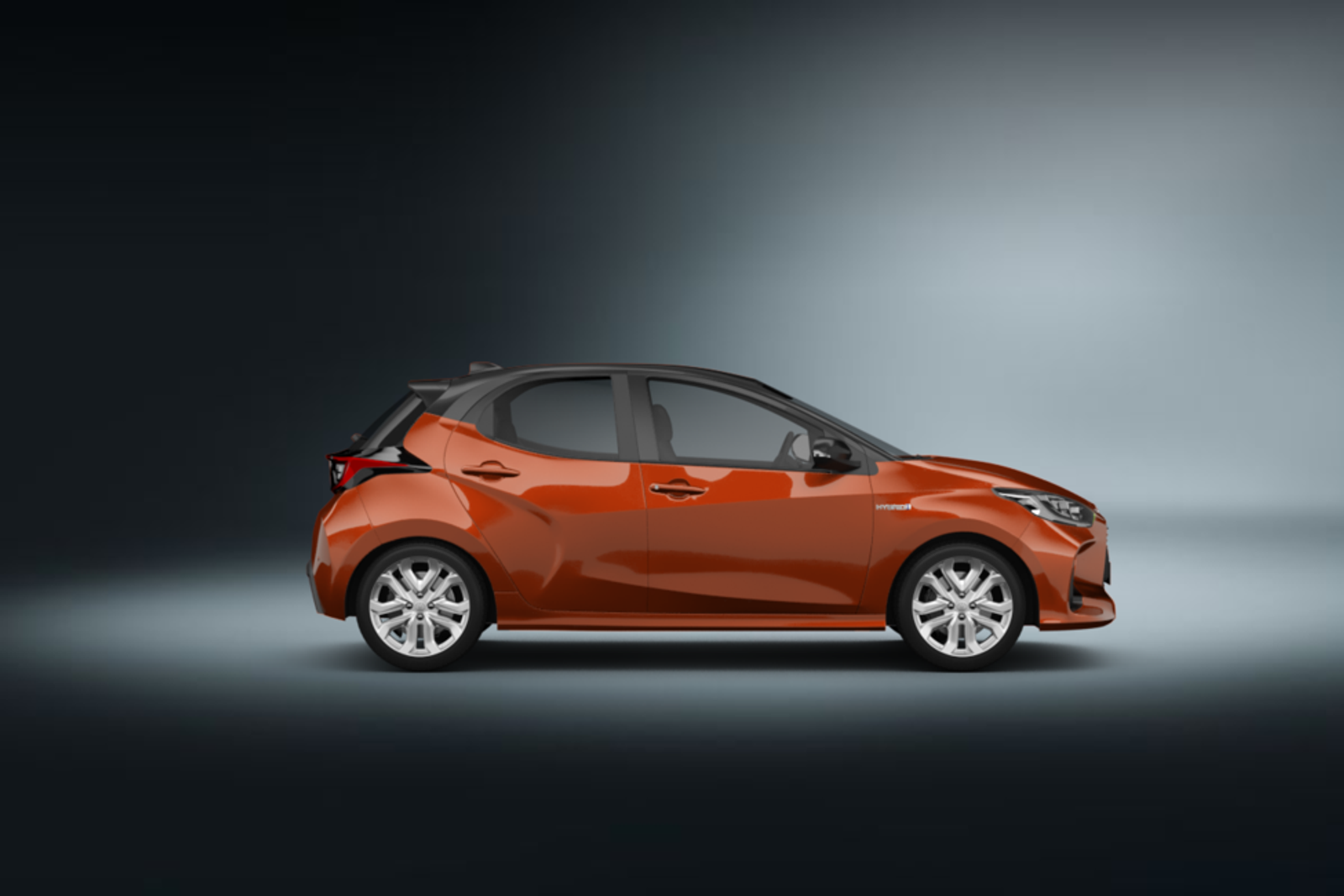 toyota yaris 5d orange 2019 hybrid