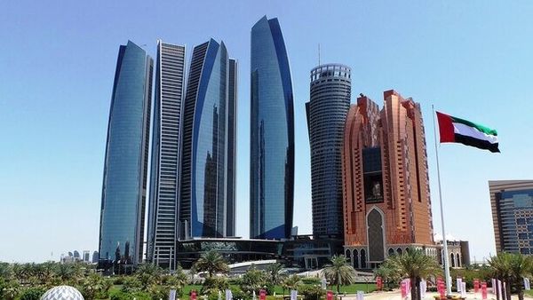 Smidigt att hyra bil vid Abu Dhabi Flygplats