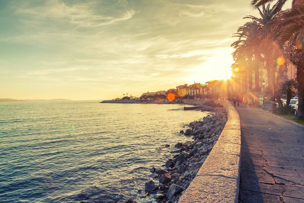 Prenotate in anticipo il servizio di noleggio auto all'aeroporto di Ajaccio con Sixt