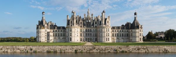 No se pierda de viajar con la libertad que brinda el alquiler de autos en Orleans Fleury-les-Aubraiss