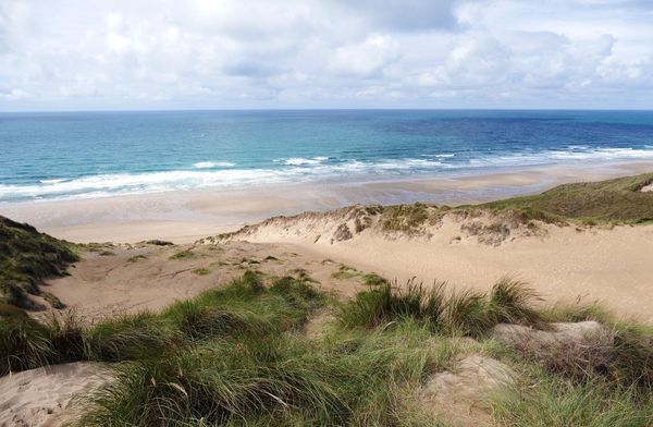 Attractions to explore when you rent a car in Horley