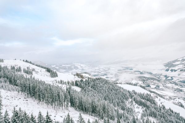 Découvrir l’Autriche avec une location de voiture à Kitzbühel