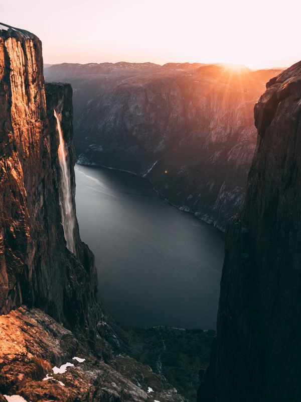 Explore las riquezas culturales gracias al alquiler de coches en Noruega