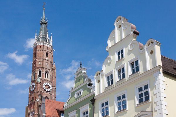 Sehenswerte Orte in und um Landshut mit dem Mietwagen erkunden