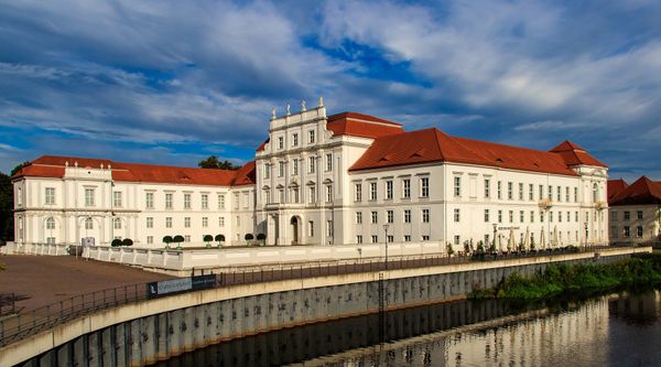 Ontdek Oranienburg met jouw huurauto