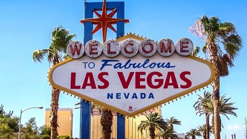 rental car las vegas to los angeles