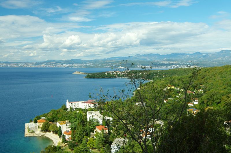 Car Rental at Rijeka Airport | SIXT rent a car